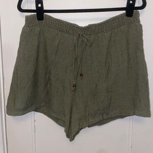 OLIVE GREEN FLOWY SHORTS
